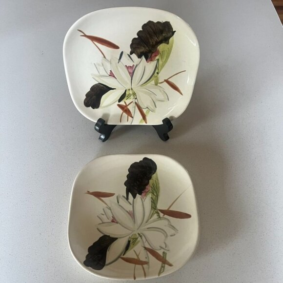 Red Wing Pottery Lotus Plate Set Of 2 Vintage Hand-Painted Floral Design 7" - Picture 2 of 5